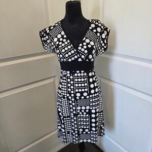 Body Central Black & White V-Neck Sleeveless Lightweight Polka Dot Dress Size L